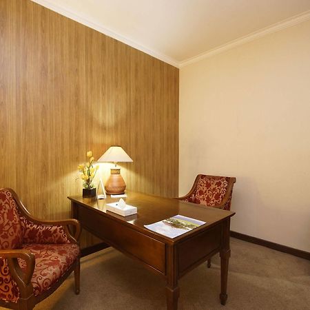 Bahari Inn Tegal Екстер'єр фото