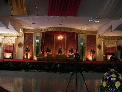 Bahari Inn Tegal Екстер'єр фото